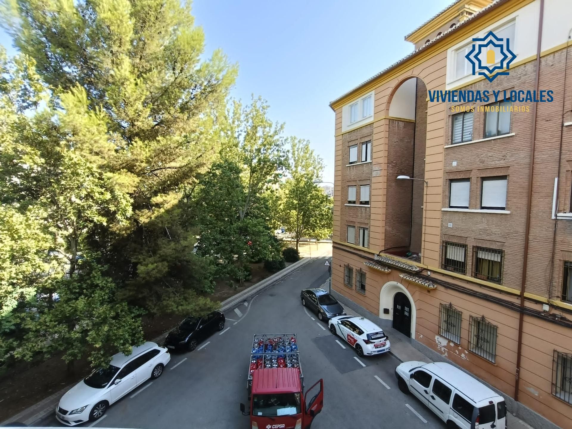 Exterior view of Flat to rent in  Granada Capital  with Air Conditioner and Heating