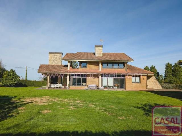 Casa-chalet en Venta en CAMIN DEL BARREO en Bernueces