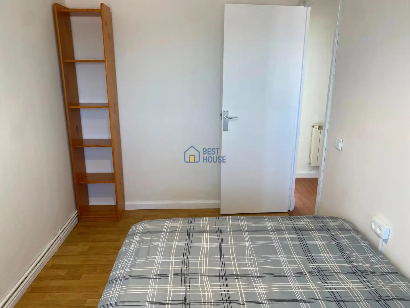Habitación de Piso de alquiler en León Capital  con Calefacción y Amueblado