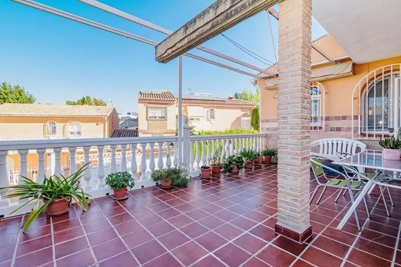 Terrassa de Casa o xalet en venda en Jun amb Aire condicionat, Terrassa i Traster