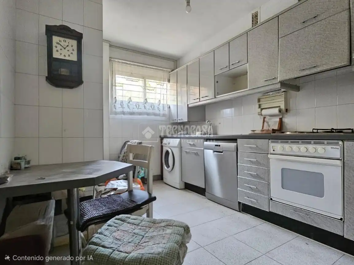 Kitchen of Duplexes for sale in Zaragoza  with Heating, Terrace and Storage room