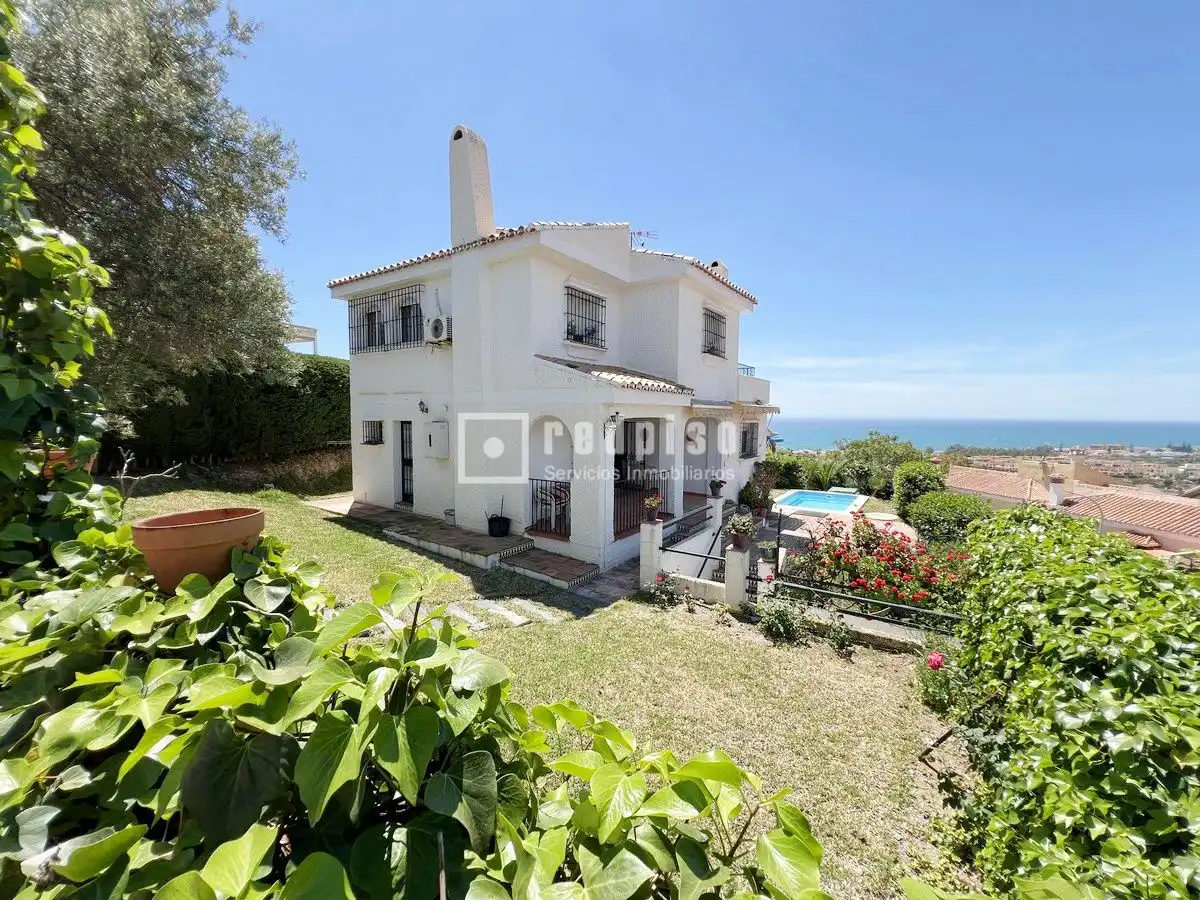 Vista exterior de Casa o chalet en venta en Vélez-Málaga
