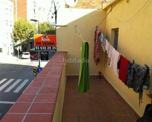 Vista exterior de Casa o xalet en venda en L'Hospitalet de Llobregat amb Terrassa