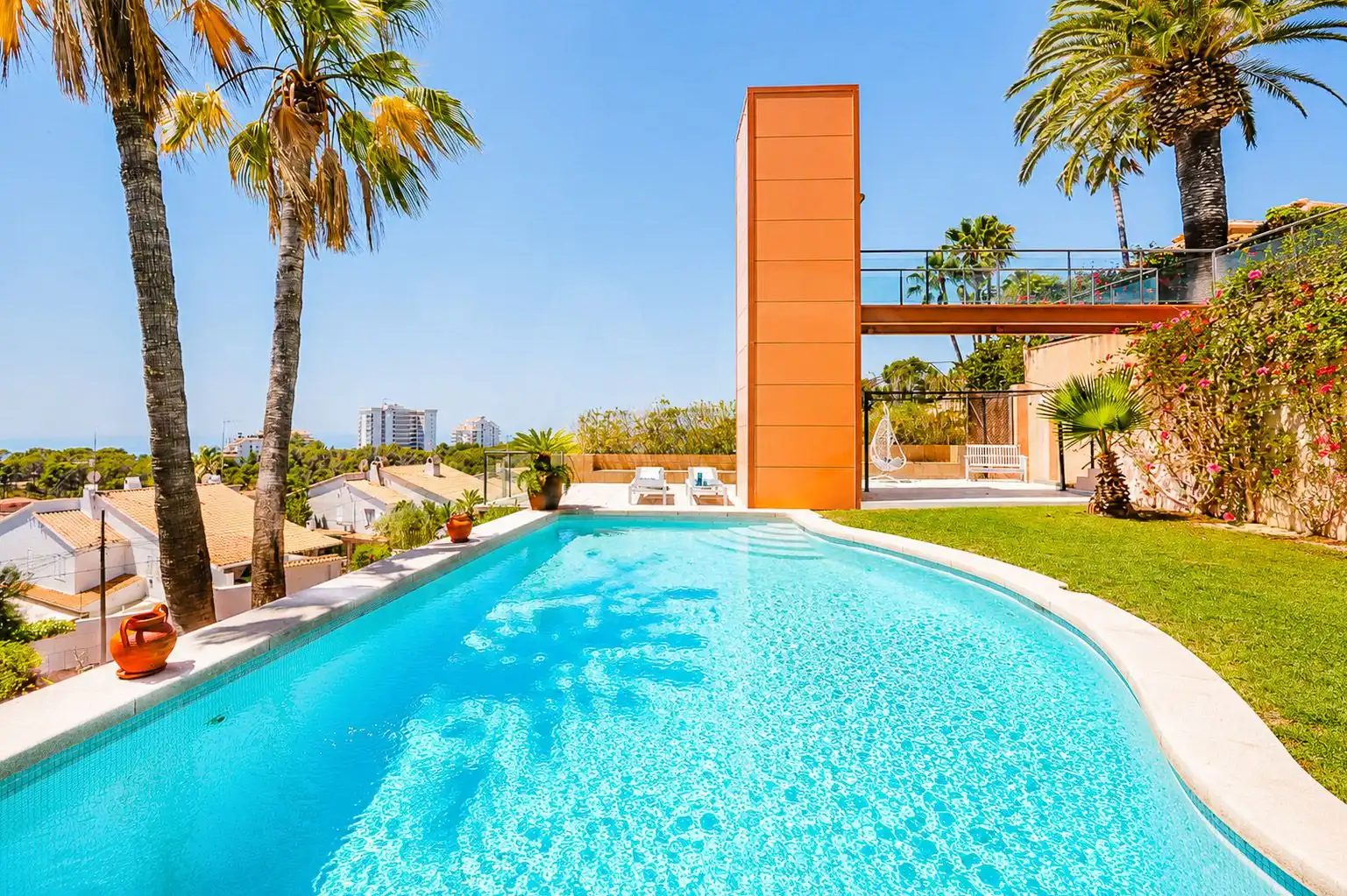 House with pool for sale in Vallpineda - Rocamar, imagen 7