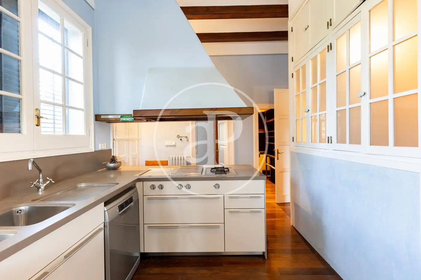 Cocina de Casa o chalet en venta en Sant Cugat del Vallès con Calefacción, Jardín privado y Terraza
