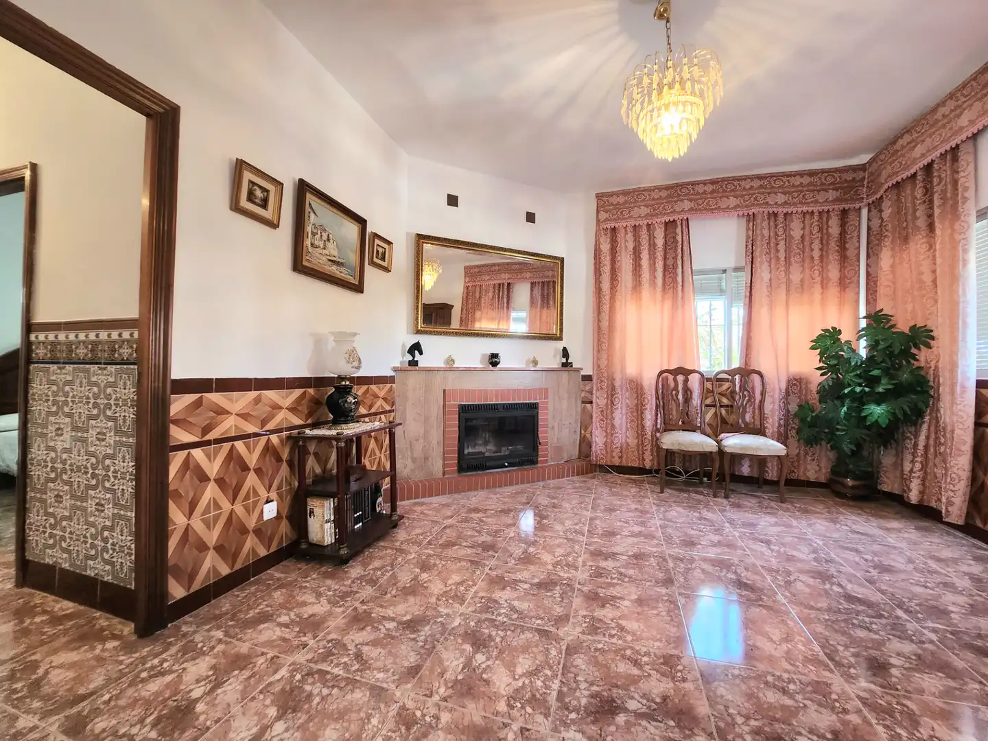 Wohnzimmer von Haus oder Chalet zum Verkauf in Alcalá de Guadaira mit Privatgarten, Terrasse und Abstellraum