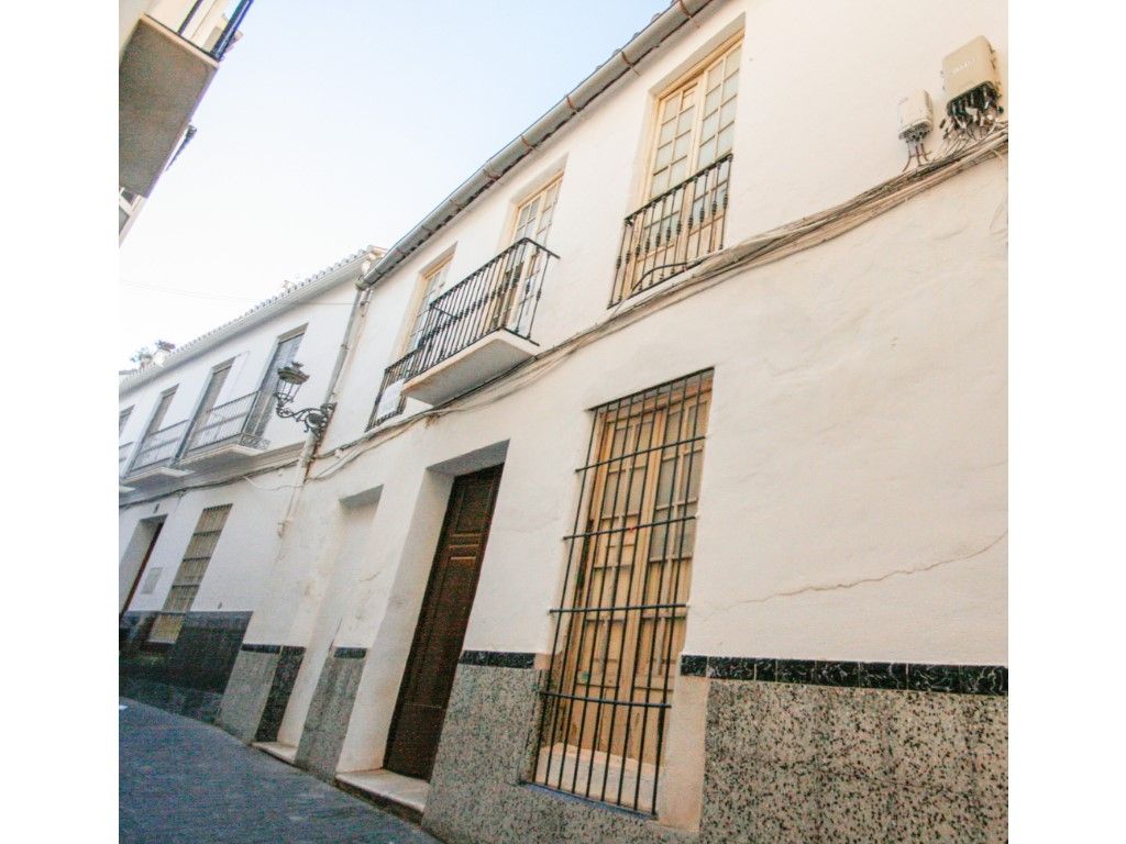 Vista exterior de Casa adosada en venta en Coín