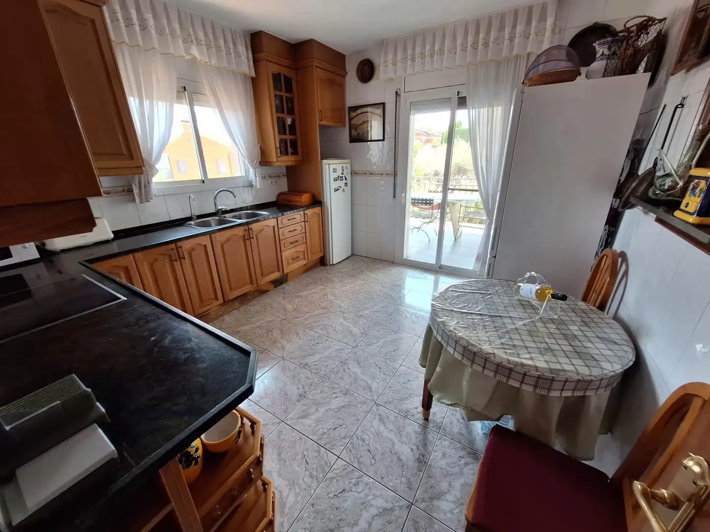 Küche von Country house zum Verkauf in Santa Eulàlia de Ronçana mit Klimaanlage, Privatgarten und Terrasse