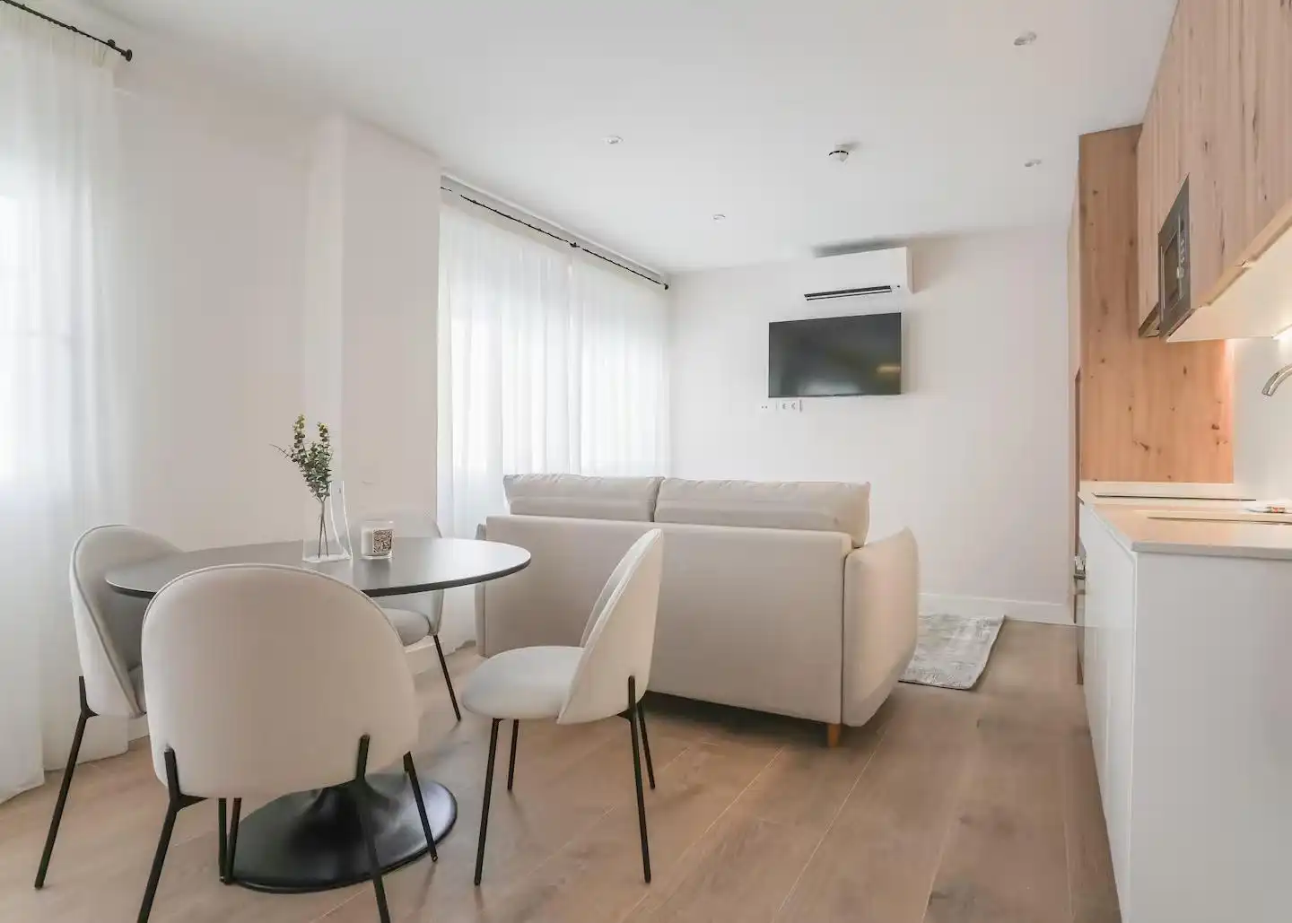 Sala d'estar de Estudi en venda en Madrid amb Calefacció