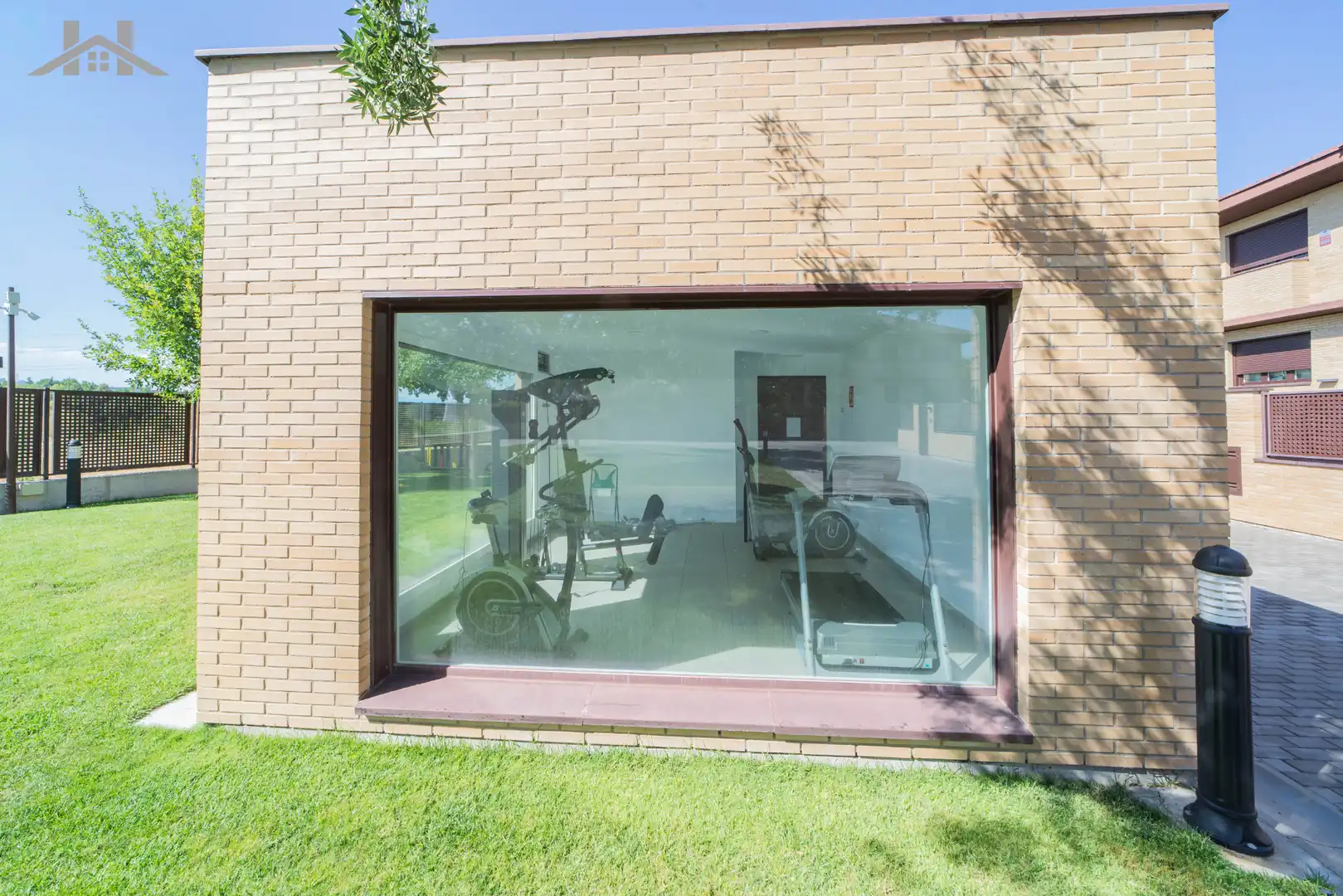 Exterior view of Detached homes for sale in Villaviciosa de Odón  with Air Conditioner, Heating and Private garden