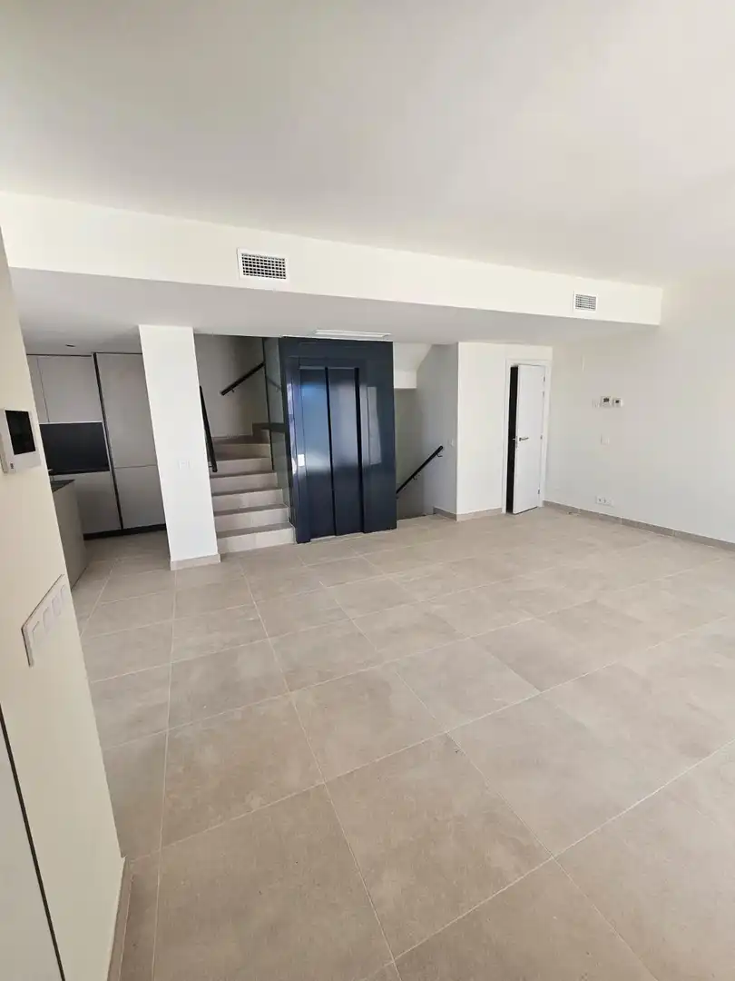 Casa adosada en venda en Benalmádena amb Aire condicionat, Jardí privat i Terrassa