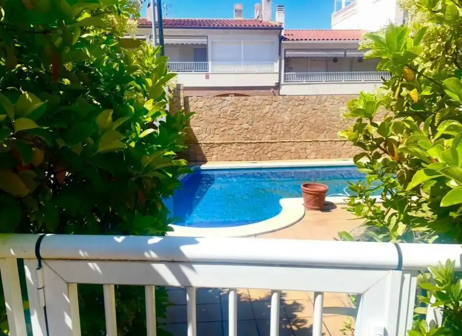 Piscina de Casa o xalet en venda en Llançà amb Aire condicionat, Calefacció i Jardí privat