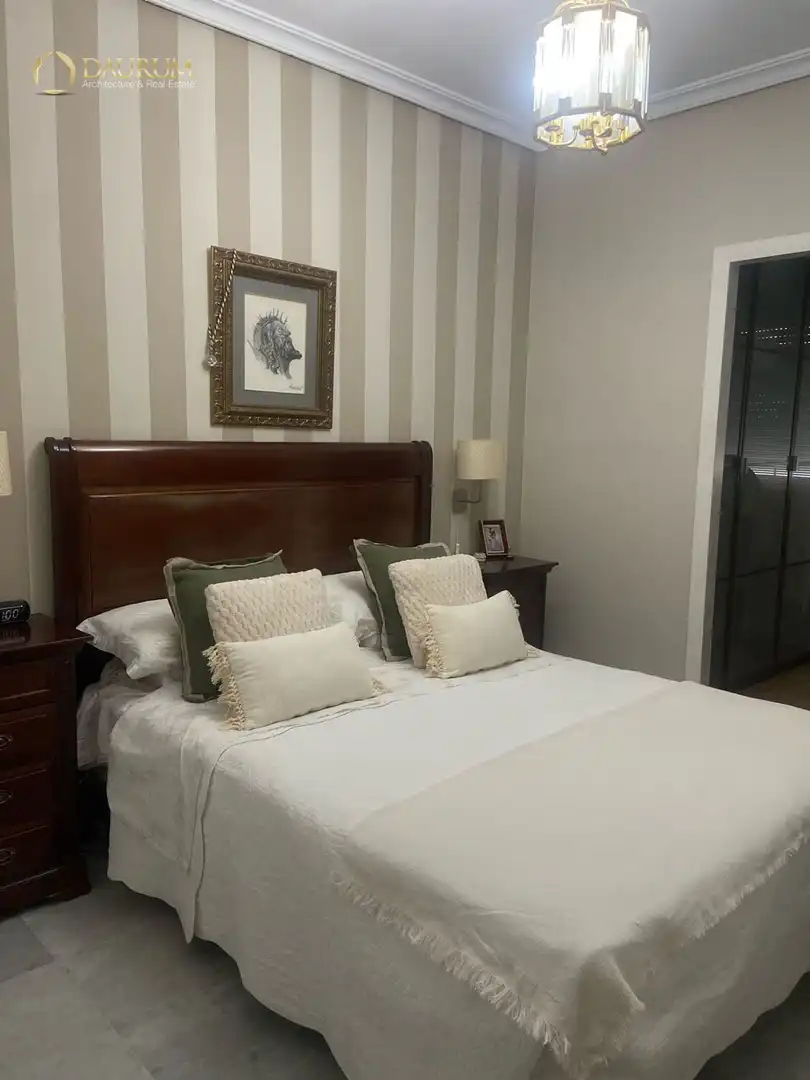 Bedroom of Flat for sale in Sevilla  with Air Conditioner, Heating and Terrace
