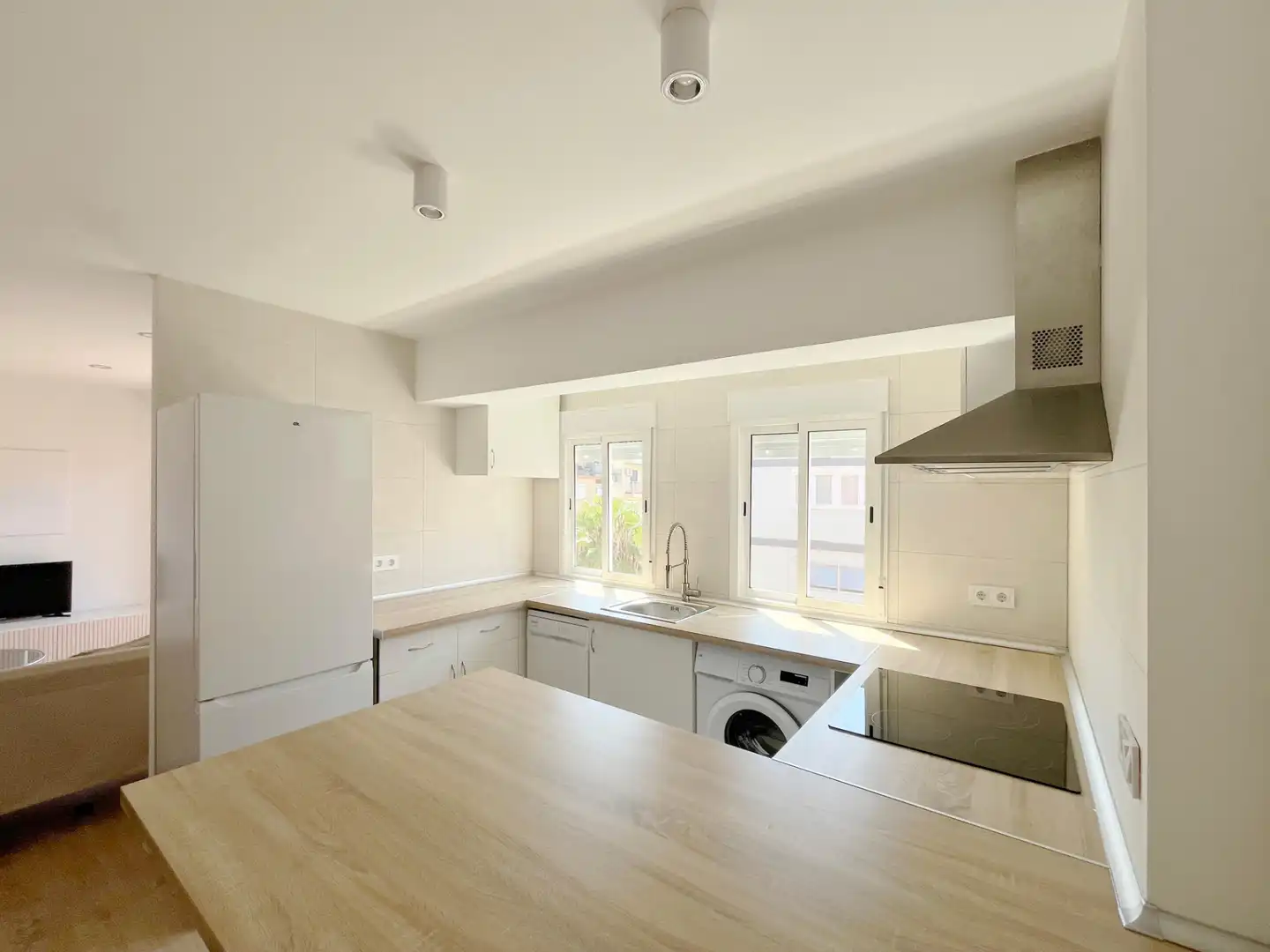 Kitchen of Flat for rent in Valencia  with Air Conditioner, Heating and Furnished