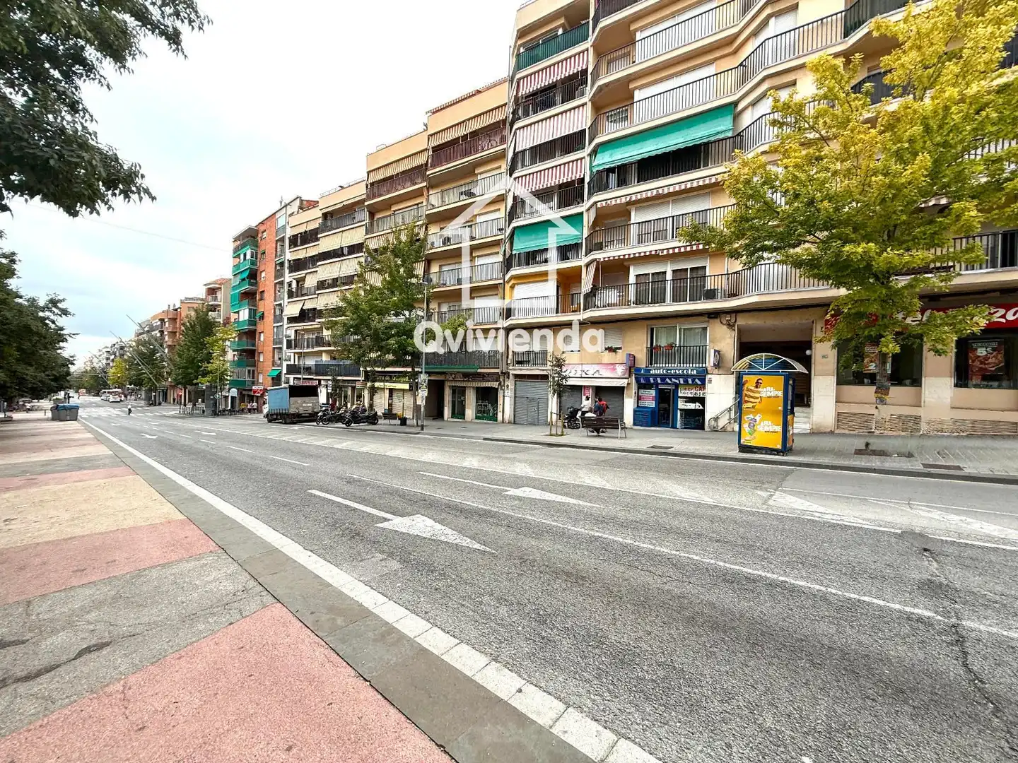 Außenansicht von Garage zum Verkauf in Terrassa