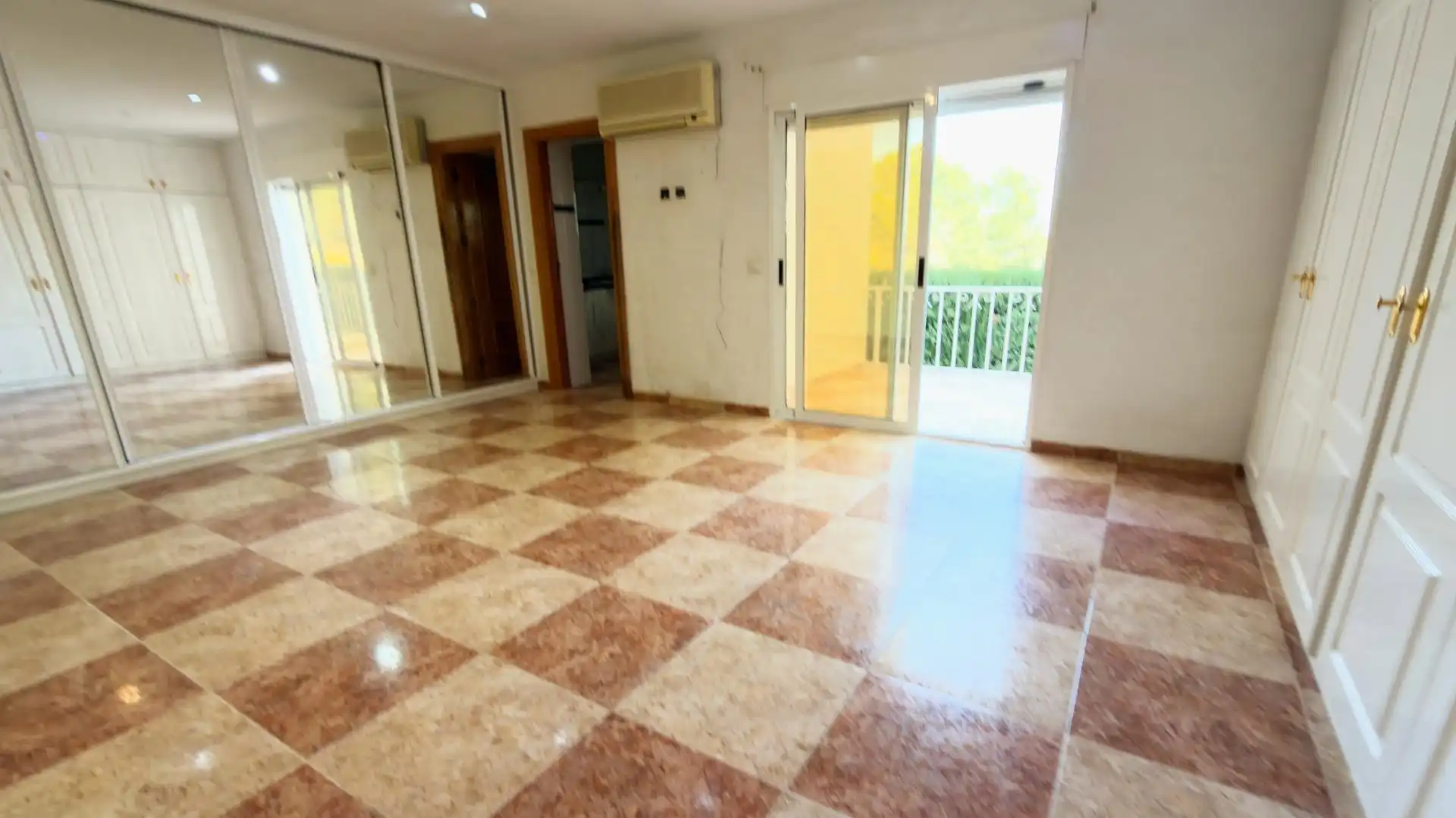Habitación de Casa o chalet en venta en La Nucia con Aire acondicionado, Jardín privado y Terraza