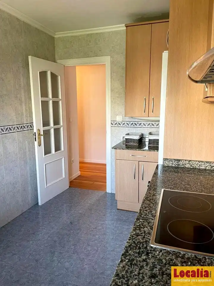 Cocina de Piso en venta en Santander con Calefacción, Trastero y Amueblado