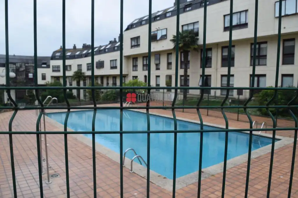 Piscina de Planta baixa en venda en A Coruña Capital  amb Calefacció i Traster