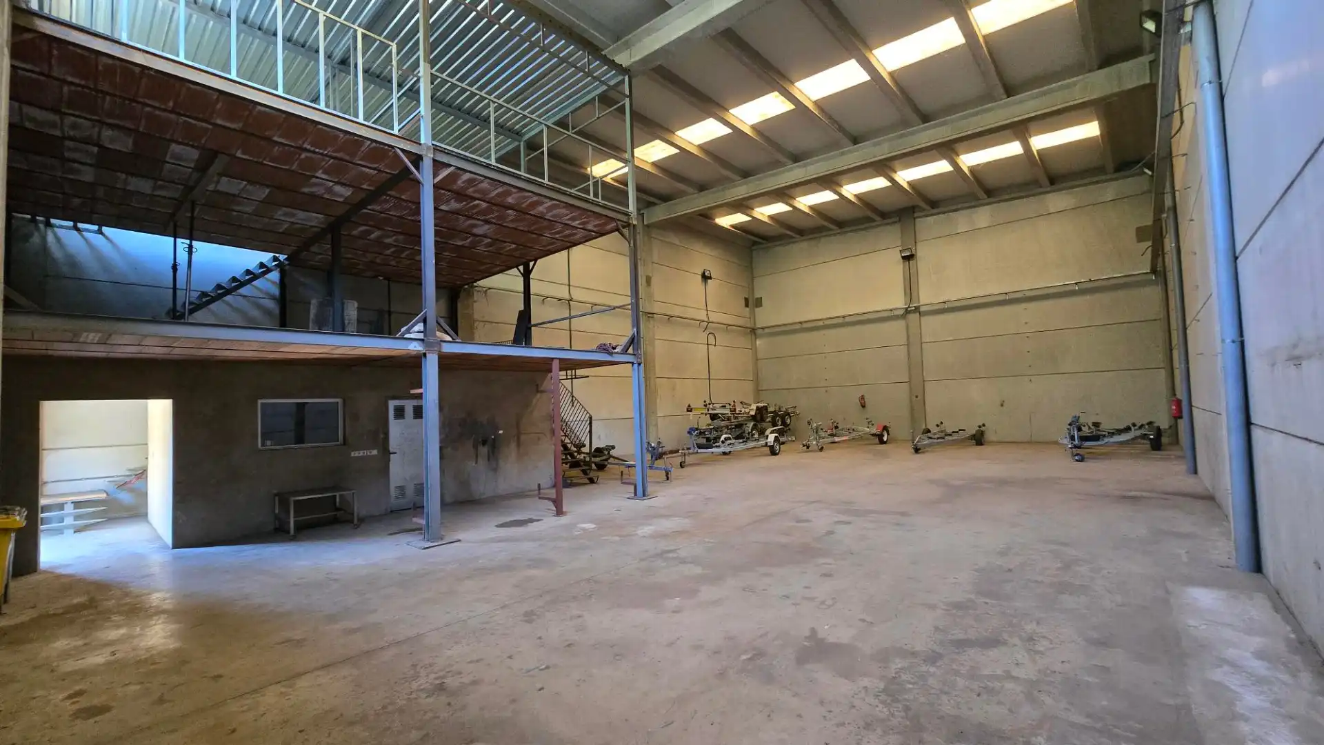 Nave industrial en alquiler en Passeig de l'Estació, imagen 2