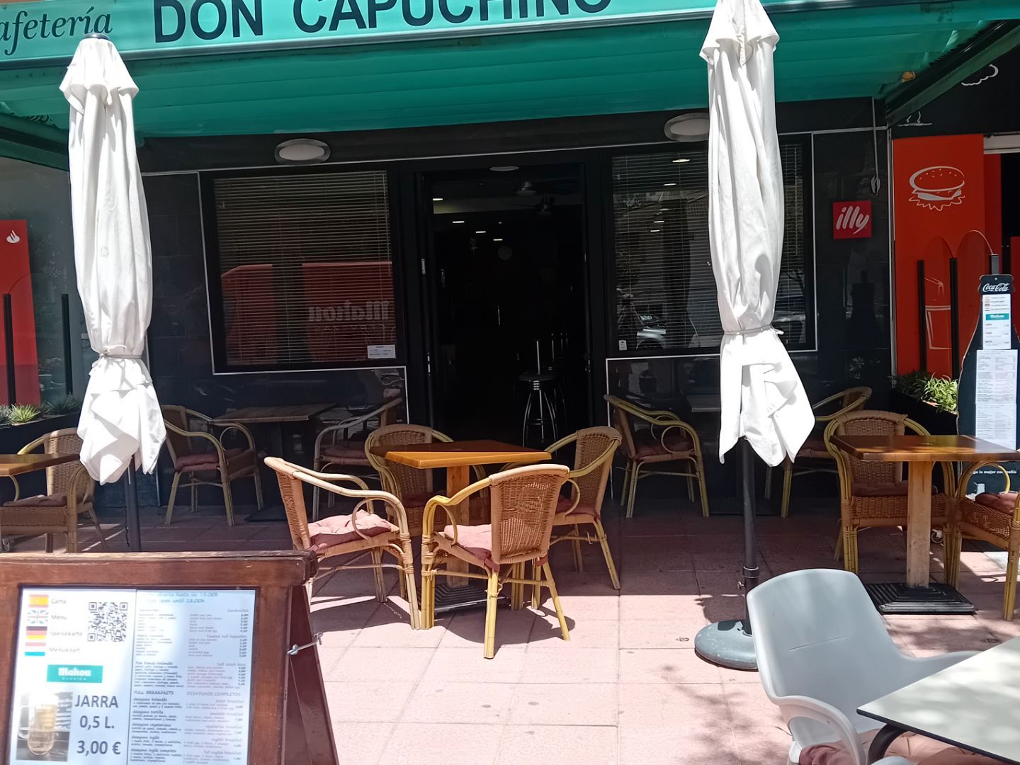 Premises for sale in Estepona  with Terrace and Furnished