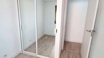 Bedroom of Flat for sale in  Madrid Capital