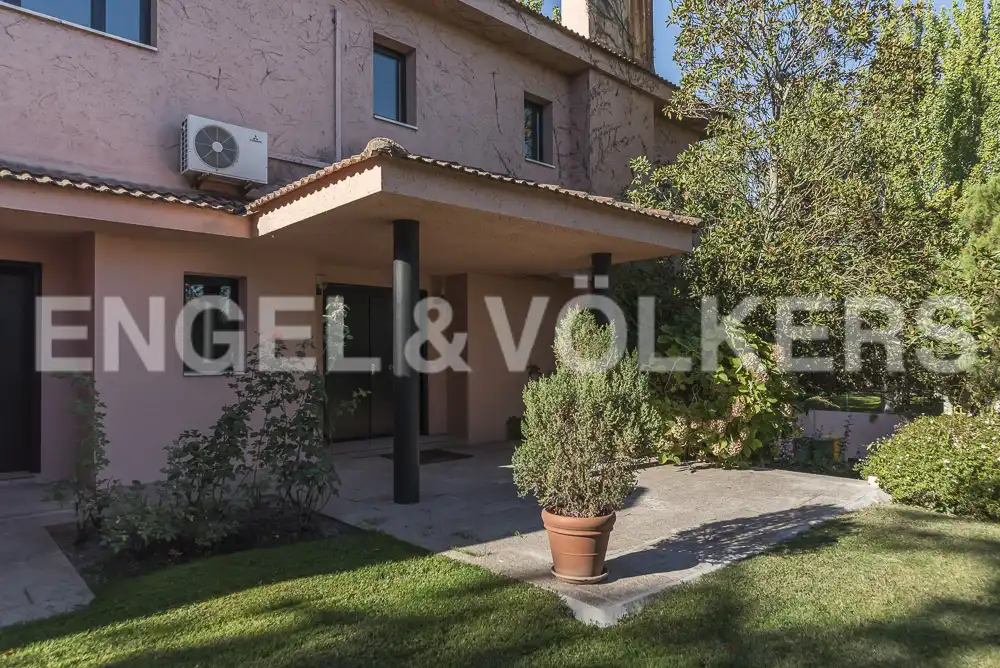 Exterior view of Houses for rent in Pozuelo de Alarcón  with Air Conditioner, Heating and Private garden