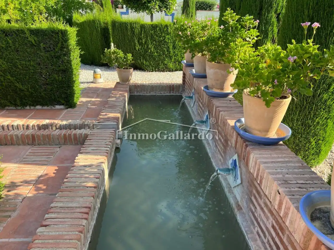 Garden of Buildings for sale in Lucena