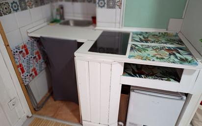 Cuina de Pis en venda en Oviedo  amb Calefacció i Piscina