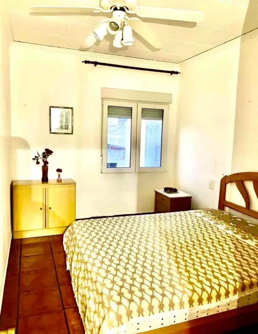 Bedroom of Flat for share in Requena  with Air Conditioner, Heating and Furnished