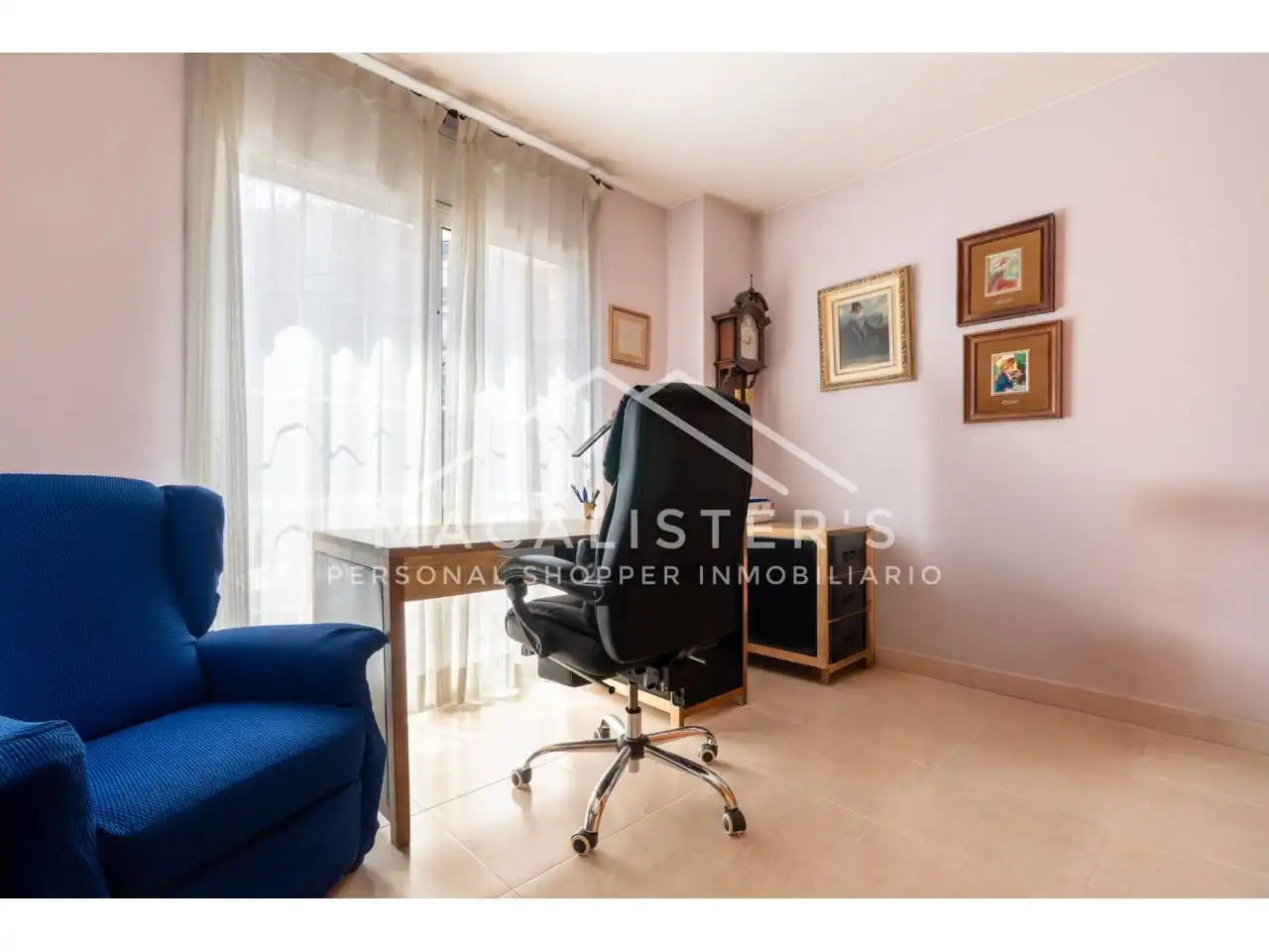 Habitación de Casa adosada en venta en Vilassar de Mar con Aire acondicionado, Calefacción y Jardín privado