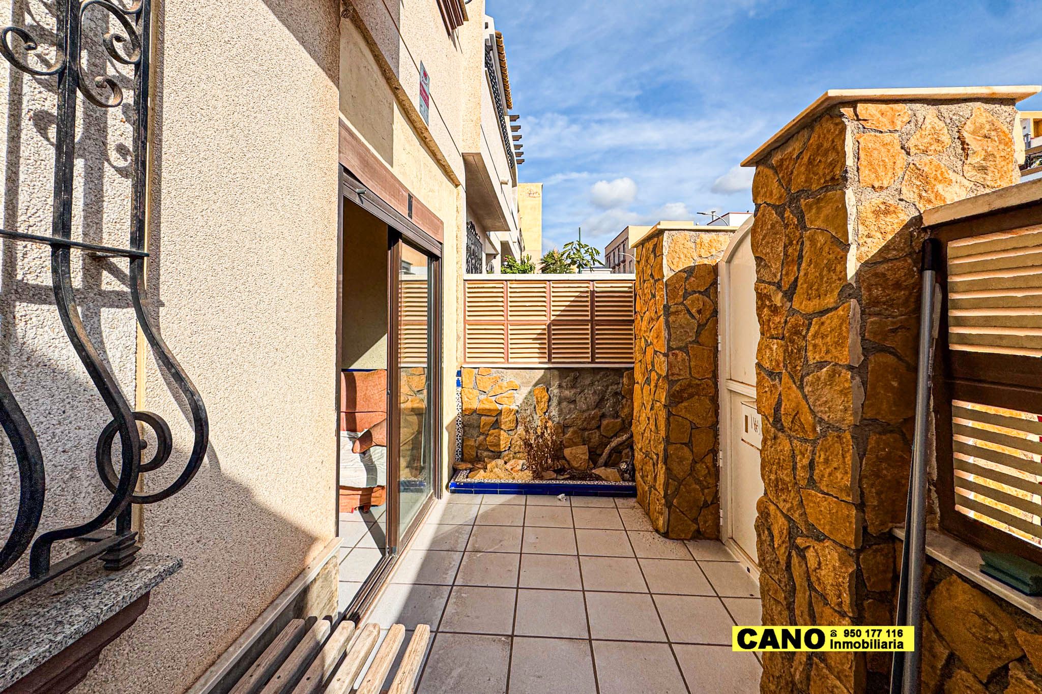 Terrassa de Pis en venda en Roquetas de Mar