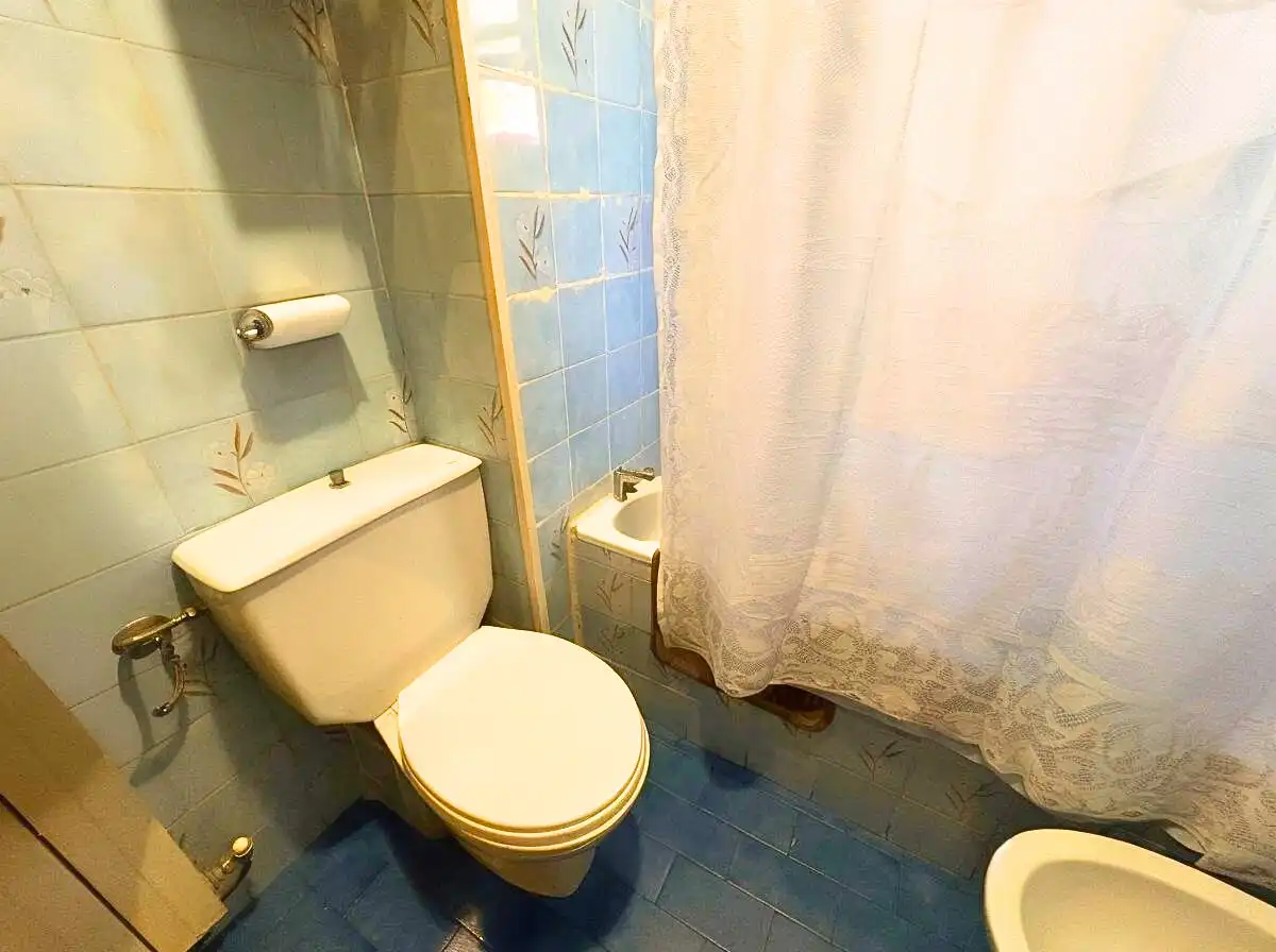 Bathroom of Flat for sale in Alcalá de Henares