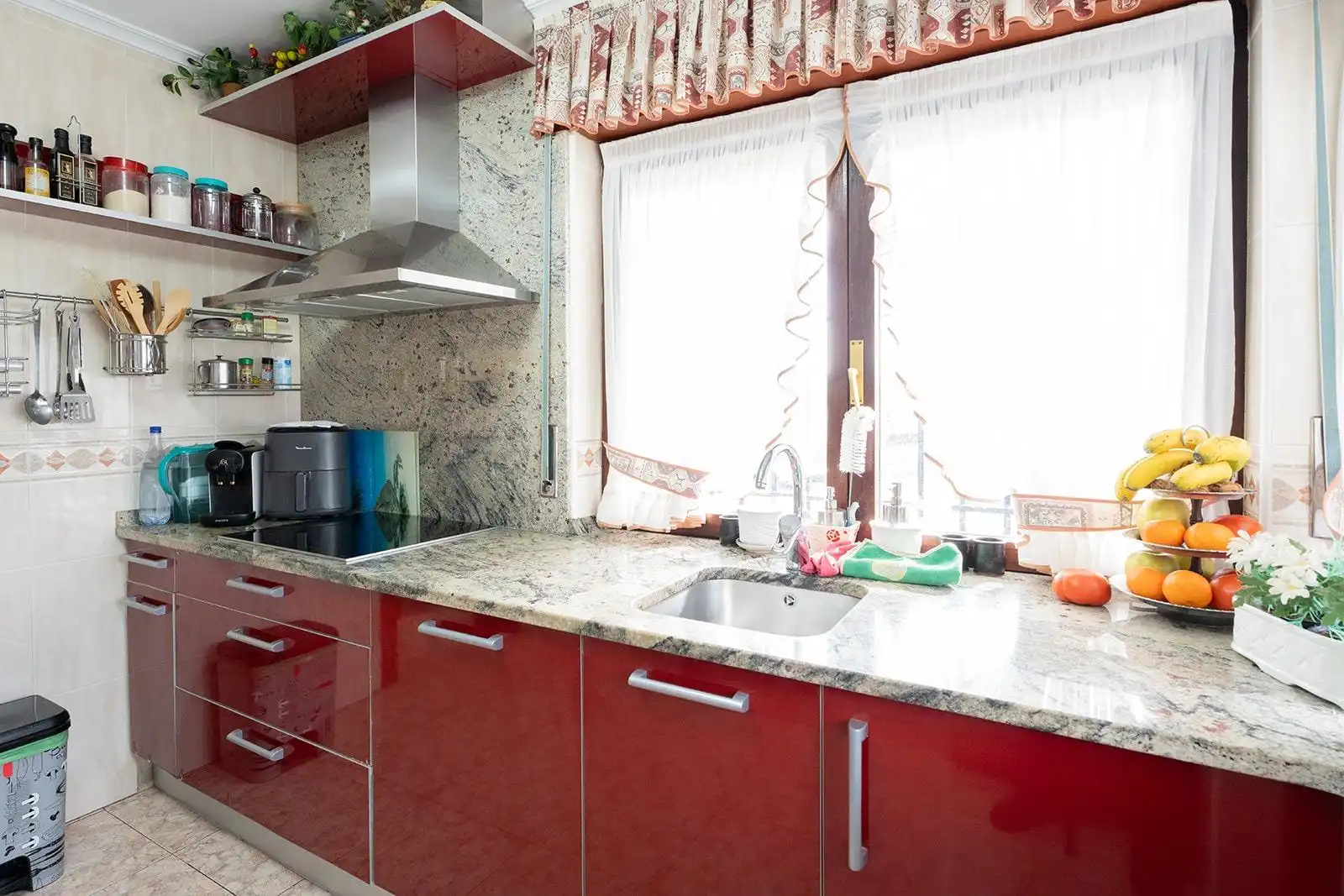 Cuina de Casa o xalet en venda en Santander amb Calefacció, Jardí privat i Terrassa