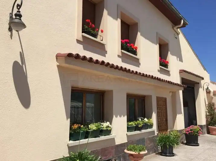 Exterior view of Detached homes for sale in Vitoria - Gasteiz  with Heating, Private garden and Parquet flooring