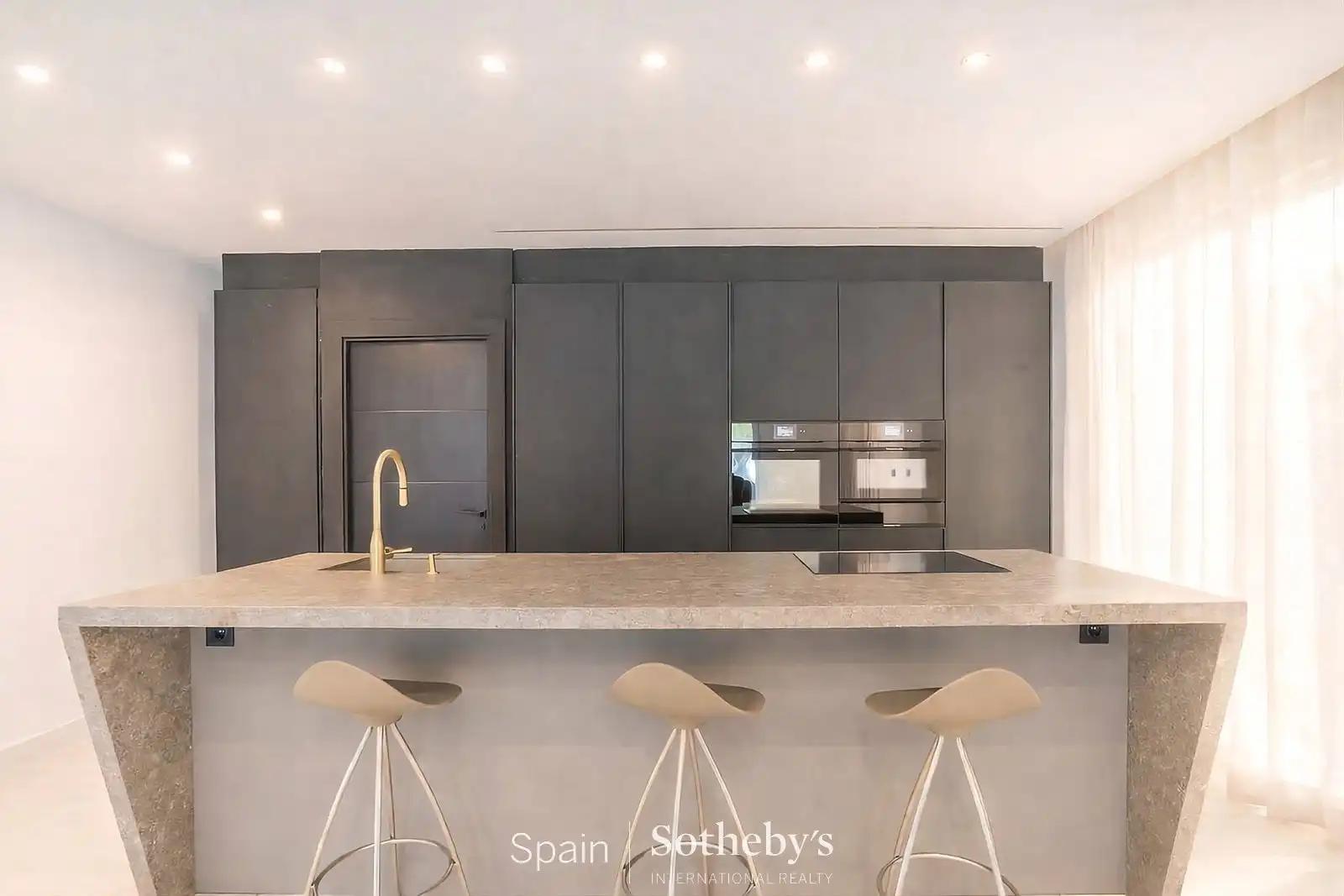 Houses for sale in Calle del Caballo, Somosaguas