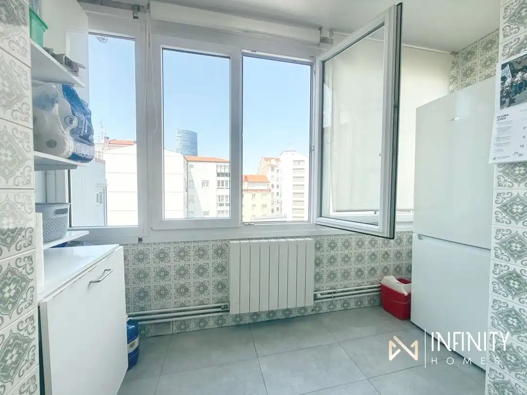 Cocina de Piso de alquiler en Bilbao  con Calefacción, Terraza y Balcón