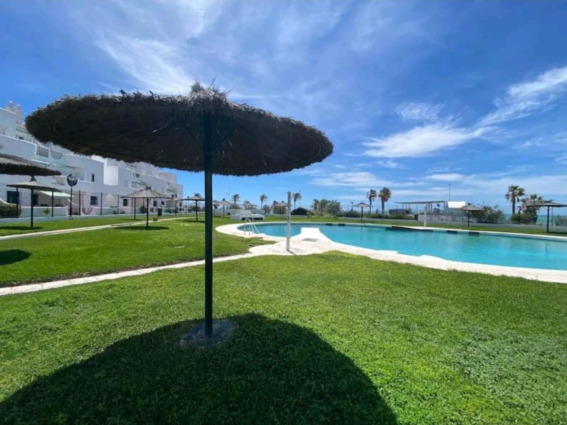 Piscina de Apartamento en venta en Chiclana de la Frontera