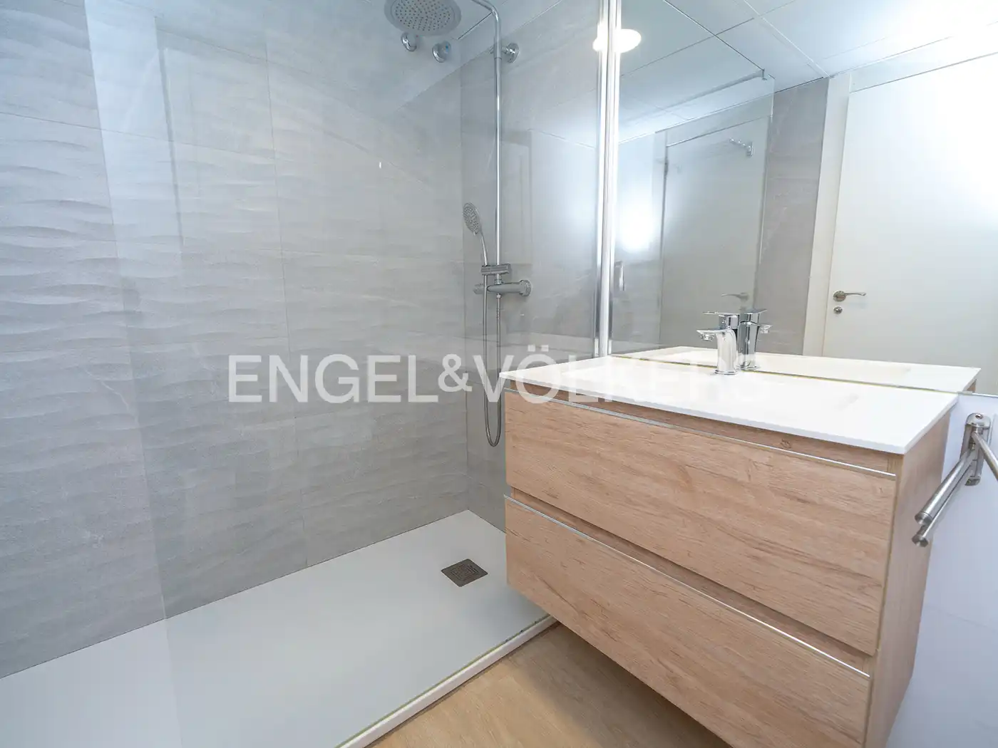 Bathroom of Attic for rent in Alicante / Alacant  with Air Conditioner, Heating and Terrace
