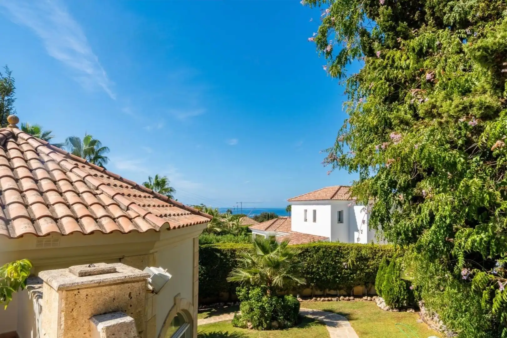Vista exterior de Casa o chalet en venta en Marbella con Aire acondicionado, Calefacción y Jardín privado