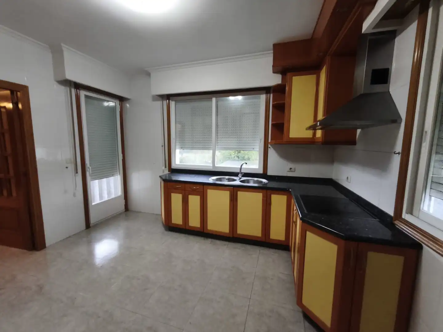 Cocina de Casa o chalet en venta en Barbadás con Calefacción, Jardín privado y Parquet