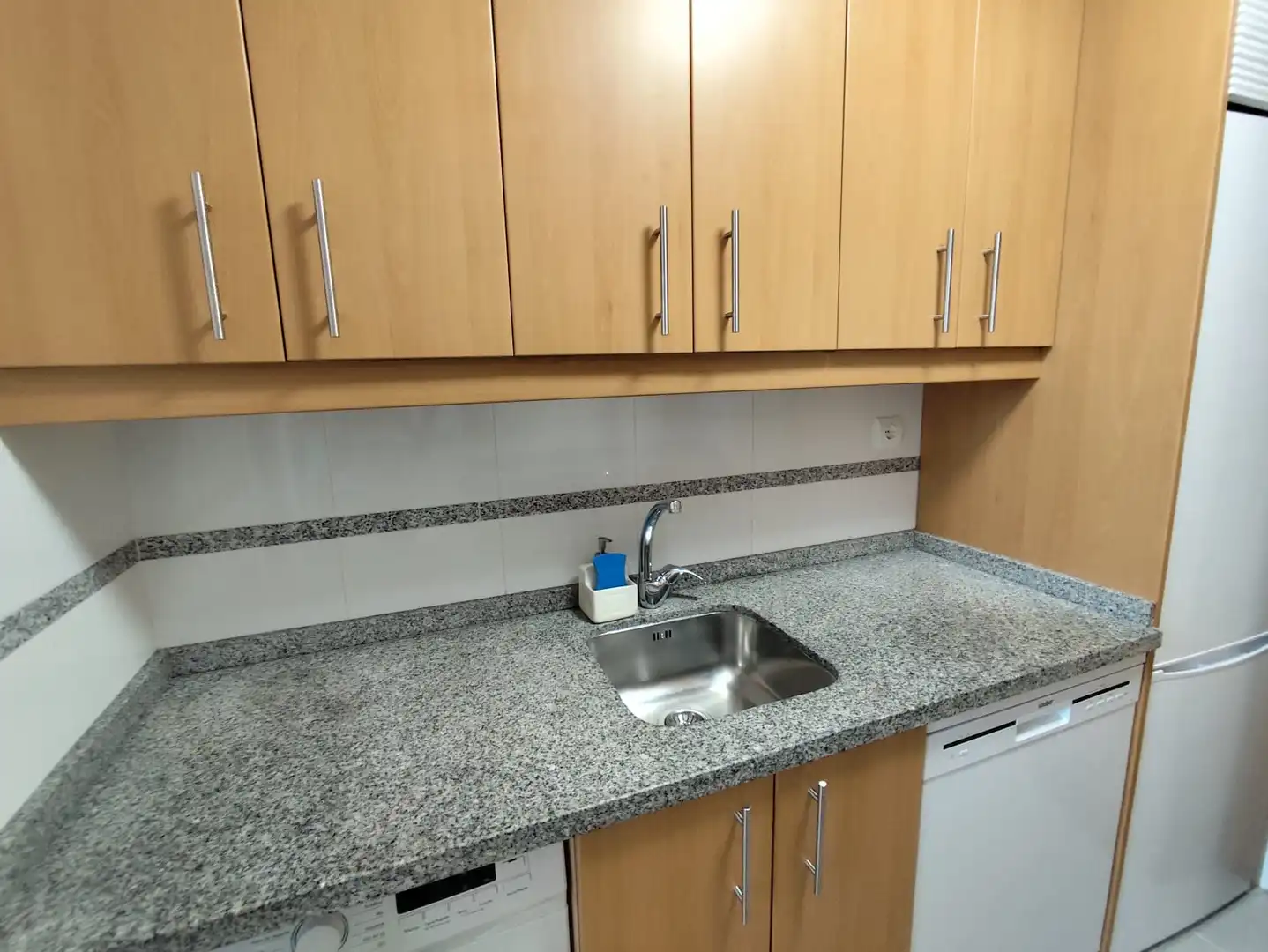 Cuina de Apartament de lloguer en Arroyo de la Encomienda amb Traster i Piscina comunitària