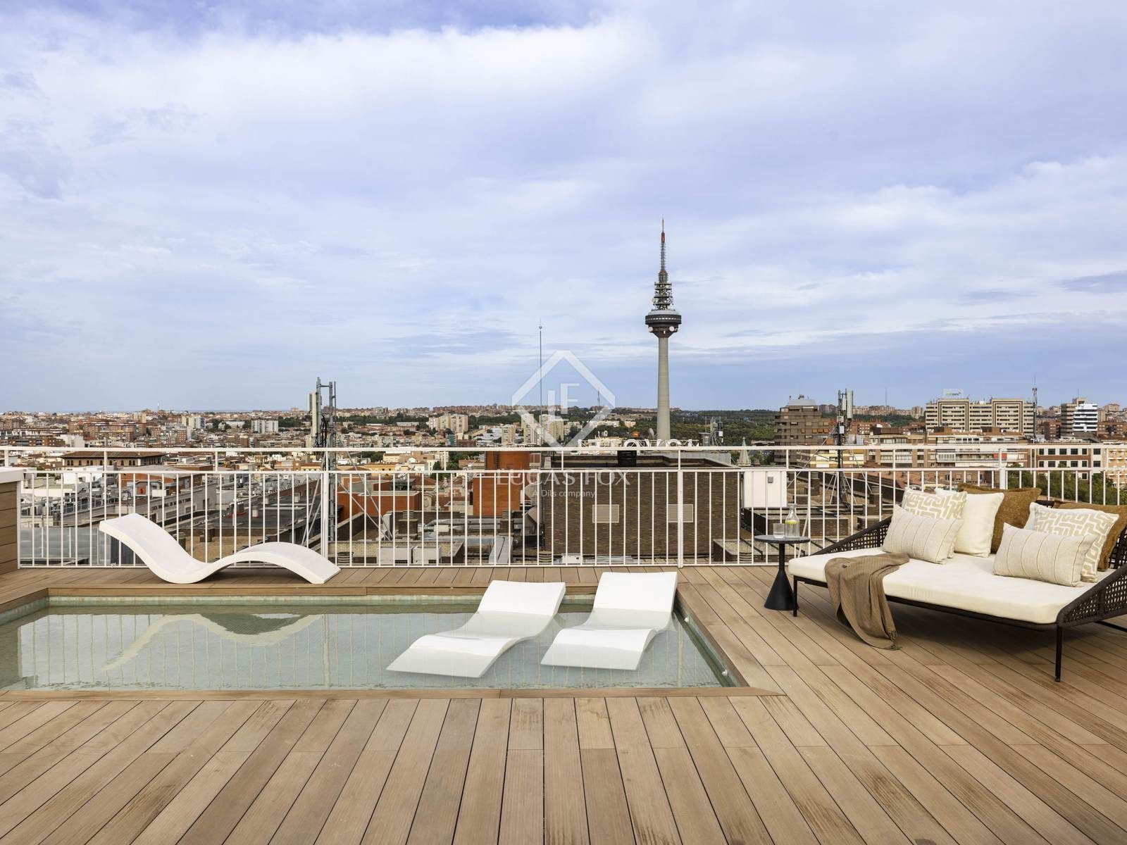 Terrace of Attic for sale in  Madrid Capital  with Air Conditioner, Heating and Swimming Pool