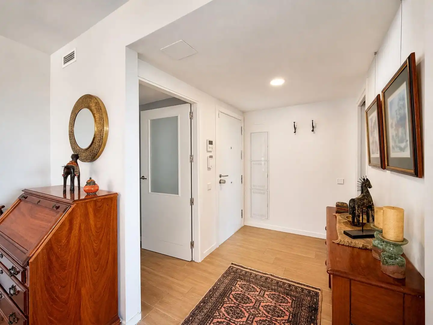Wohnung zum Verkauf in Valencia mit Klimaanlage, Terrasse und Abstellraum