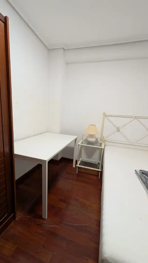 Bedroom of Flat for rent in Valencia  with Air Conditioner, Heating and Parquet flooring