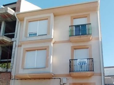 Pis amb balcó en venda a Torreperogil
