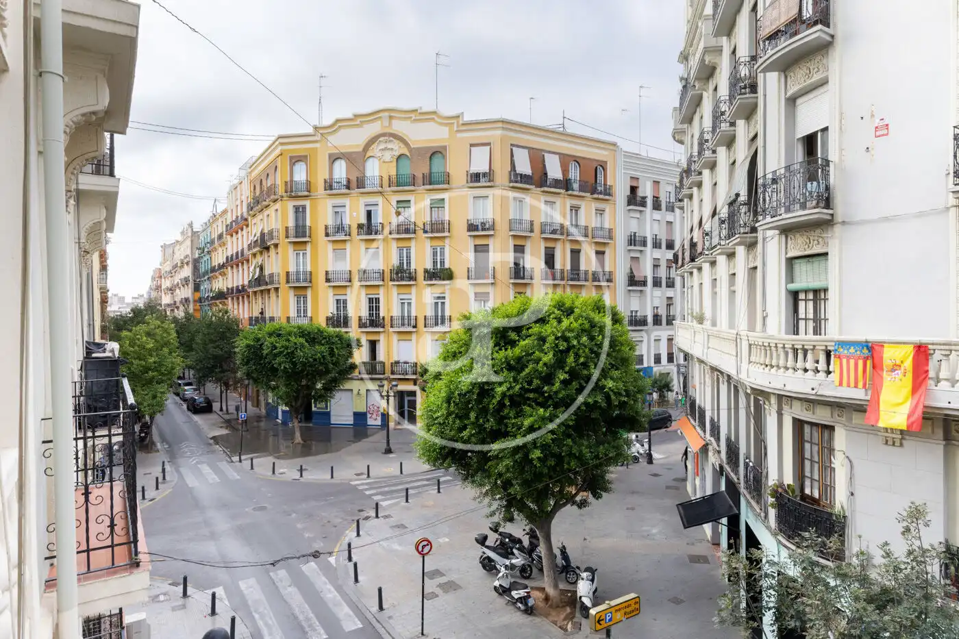 Exterior view of Flat for rent in Valencia  with Air Conditioner, Heating and Furnished