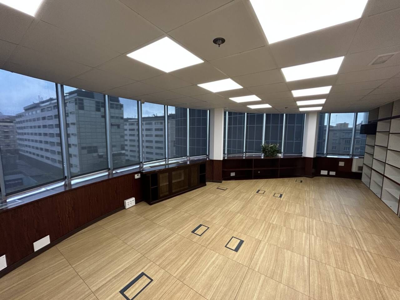 Oficina de alquiler en gran via carles iii , 94, Barri de les Corts, Les Corts