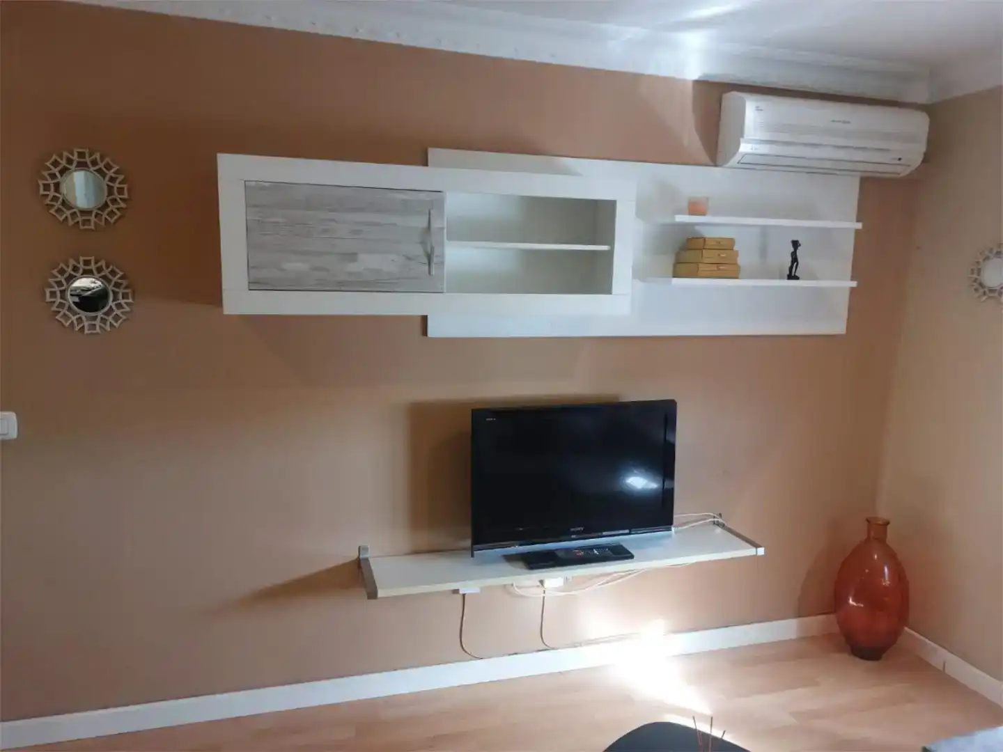Sala d'estar de Pis en venda en Torrejón el Rubio amb Aire condicionat, Parquet i Moblat