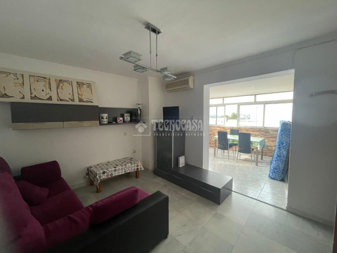 Sala d'estar de Àtic en venda en San Fernando amb Aire condicionat i Terrassa