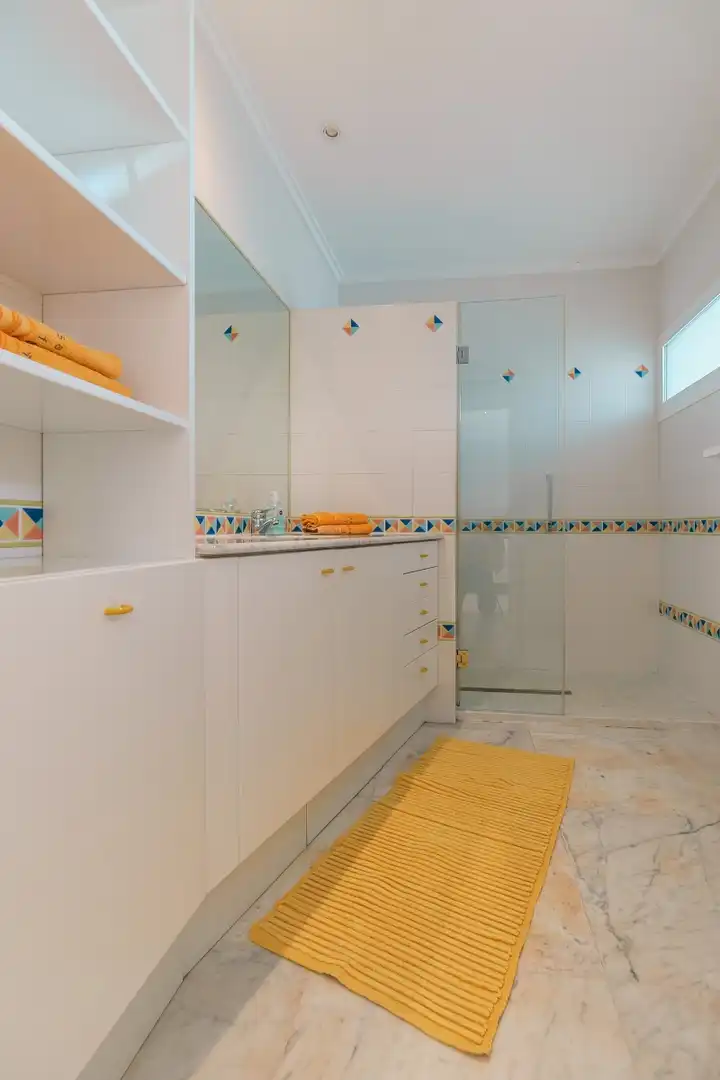 Baño de Casa o chalet en venta en L'Alfàs del Pi con Terraza y Piscina
